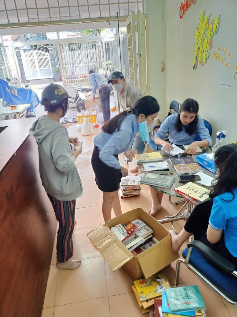 Gửi sách đi mỹ tại Ninh Kiều giá rẻ